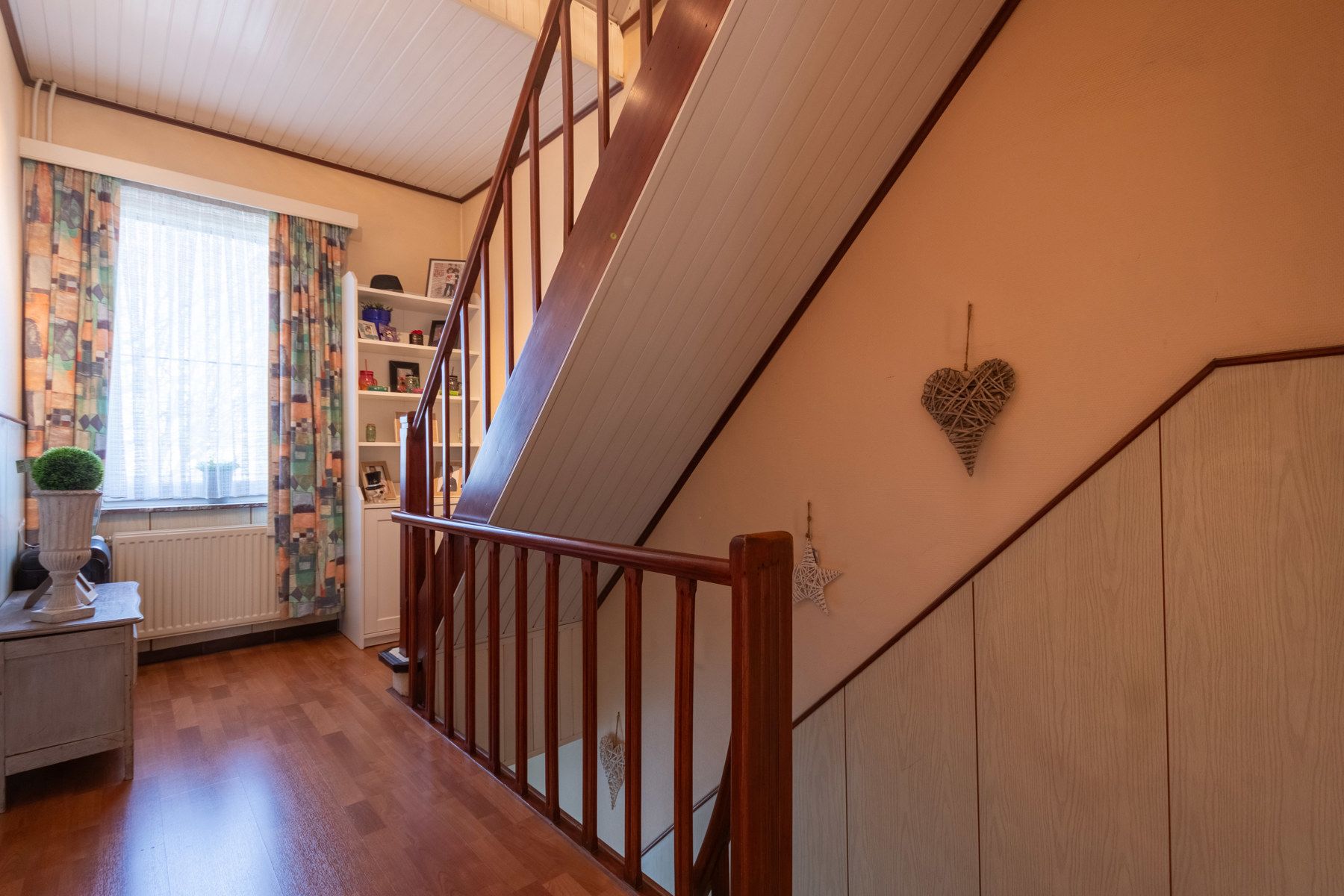 Goed onderhouden woning met 4 slaapkamers en leuke tuin foto 7