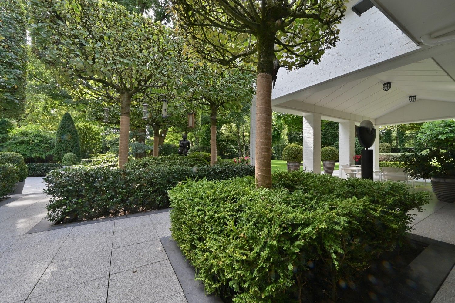 Exclusieve villa op 90a met binnenzwembad en majestueuze parktuin op toplocatie in Lanaken foto 4