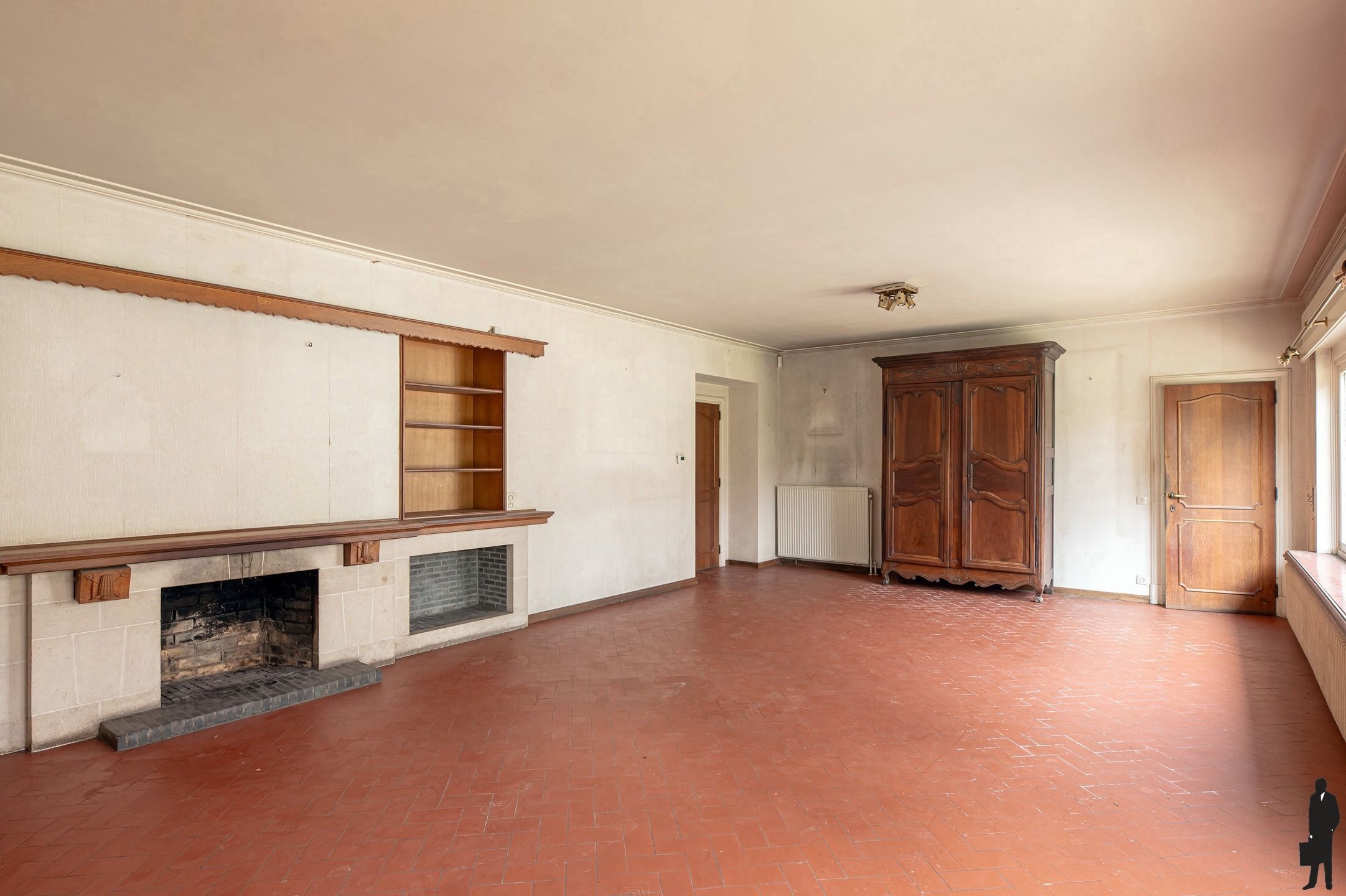 In Vriesdonk, op wandelafstand van de  openluchtschool Sint-Ludgardis gelegen, volledig te renoveren villa op ca. 1.800 m². foto 3