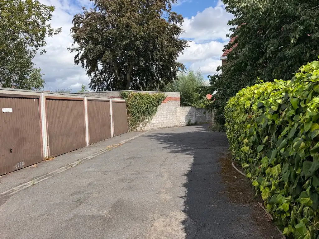 Ruime gezinswoning op toplocatie te koop te Harelbeke! foto 17