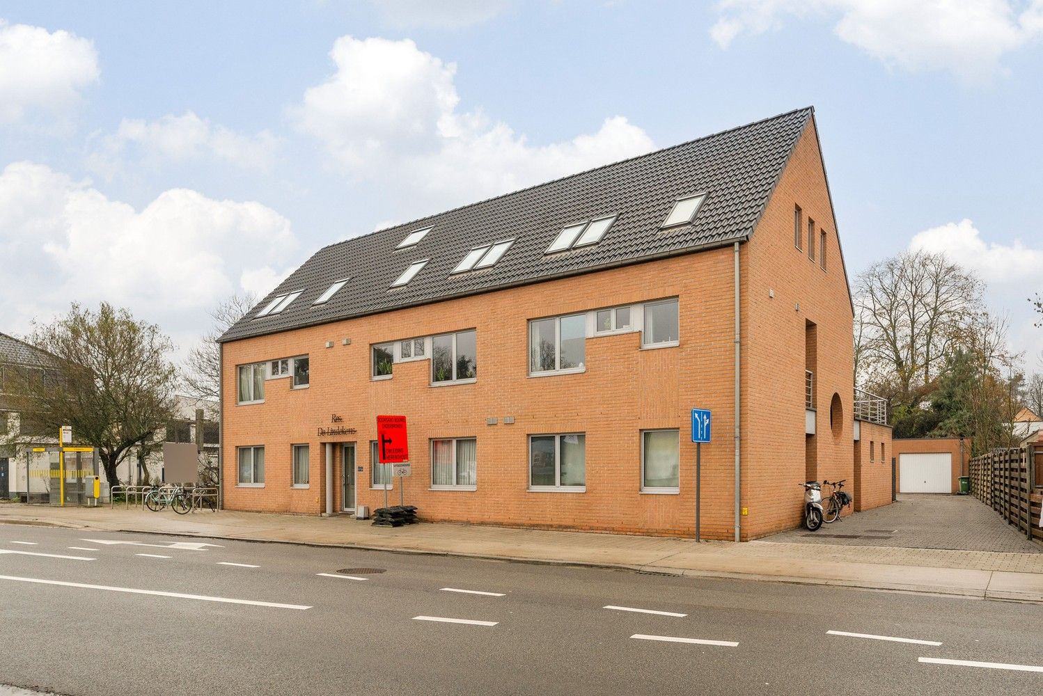 Gelijkvloers appartement met terras met tuintje ! foto 2