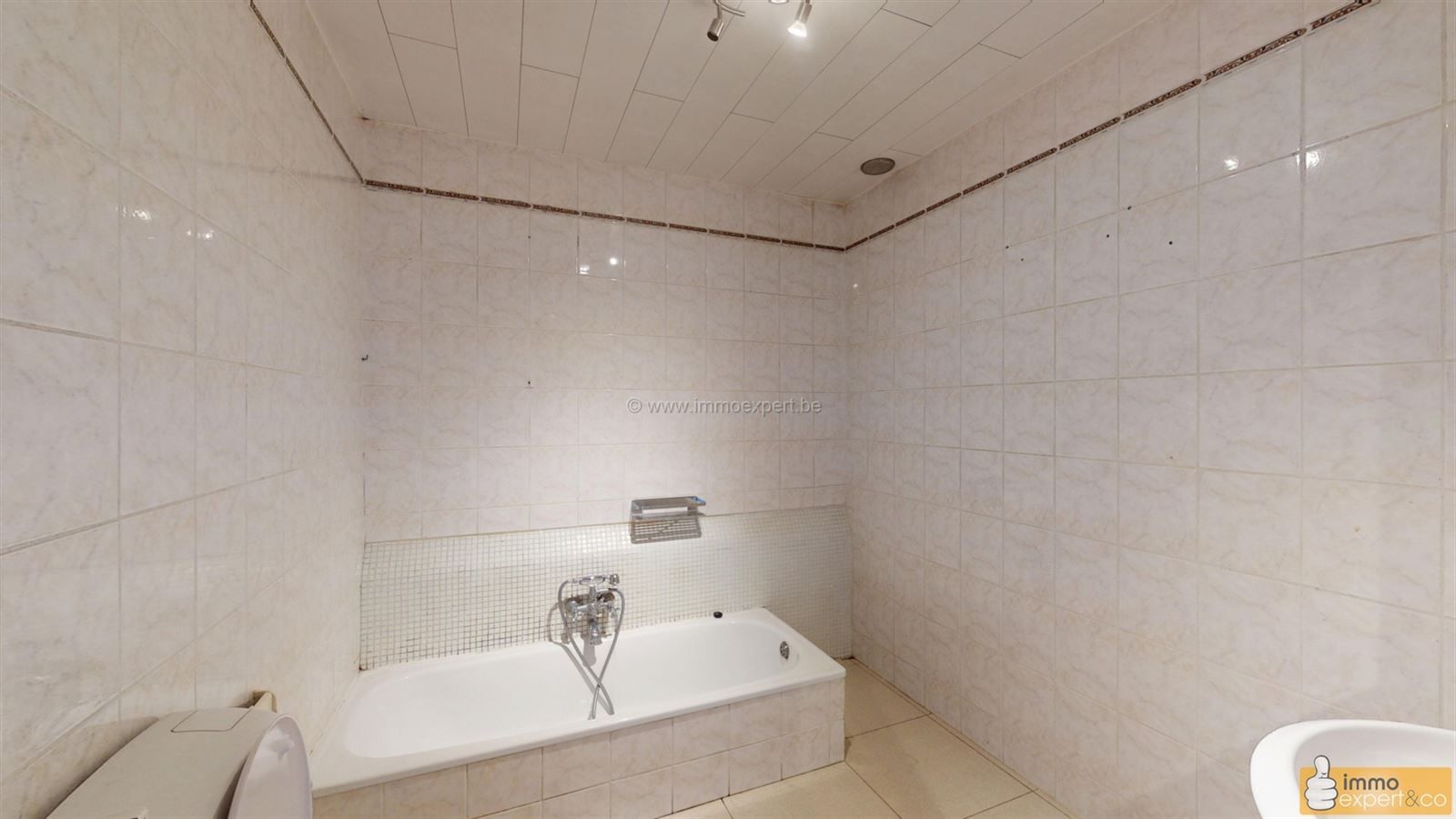 NINOVE: Centraal gelegen woning met 2 slpks, garage en koer foto 6