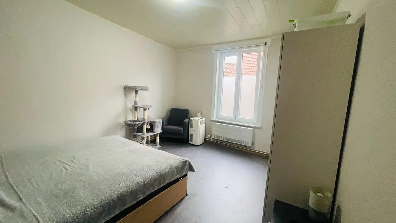 Gerenoveerd appartement te huur in Ruddervoorde foto 9