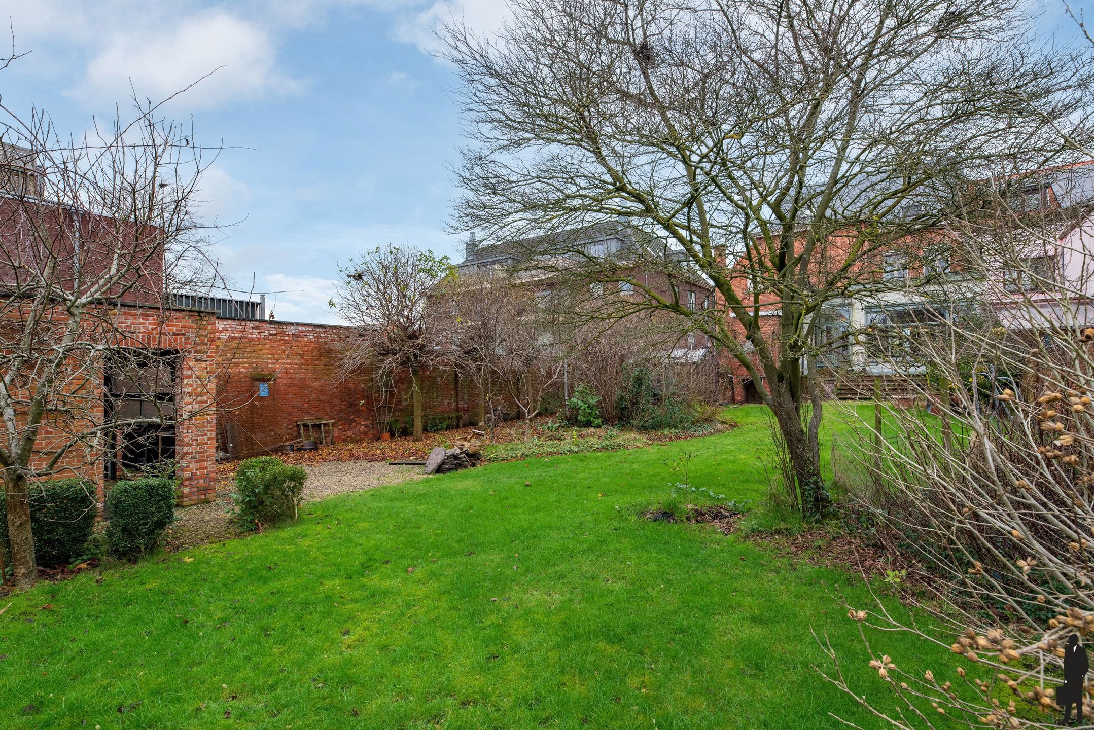 Uniek en imposant halfopen herenhuis met zuidtuin foto 34