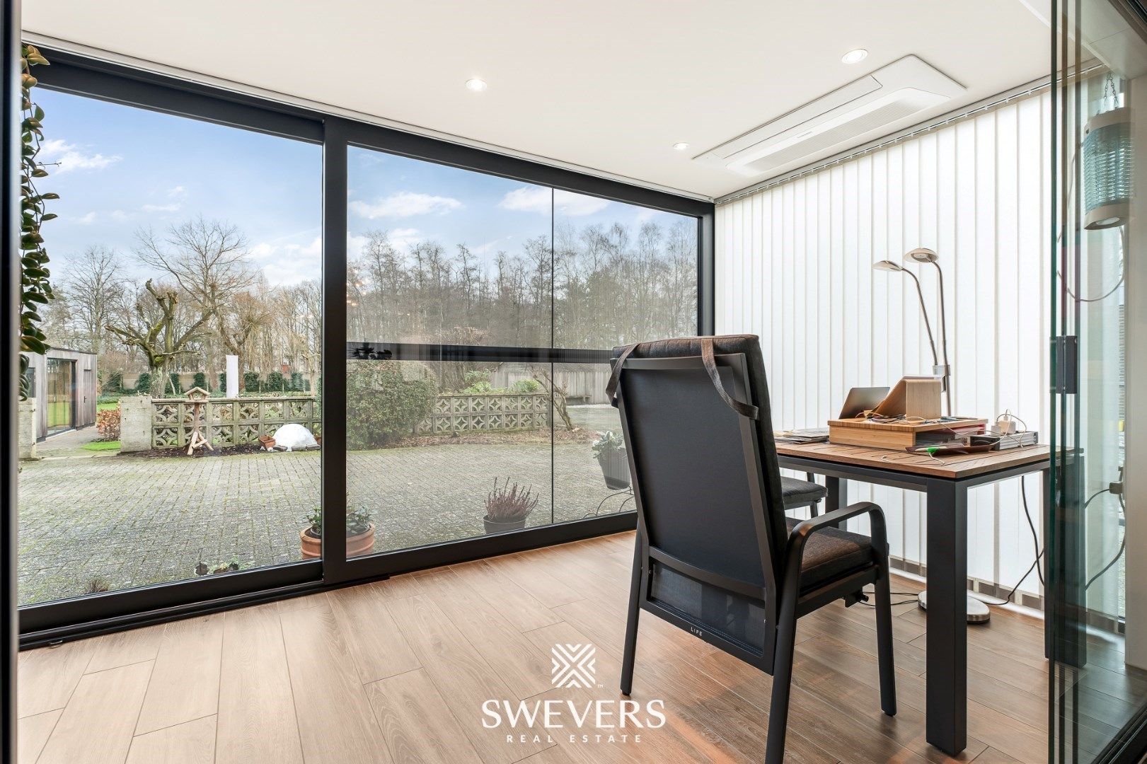 Instapklare, ruime en zeer verzorgde woning met 4 slaapkamers gelegen op een rustig perceel van 13a 66ca foto 7