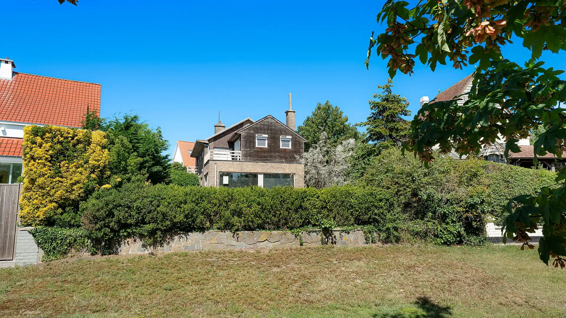 Te renoveren villa met frontaal zicht op het Zegemeer Knokke. foto 3