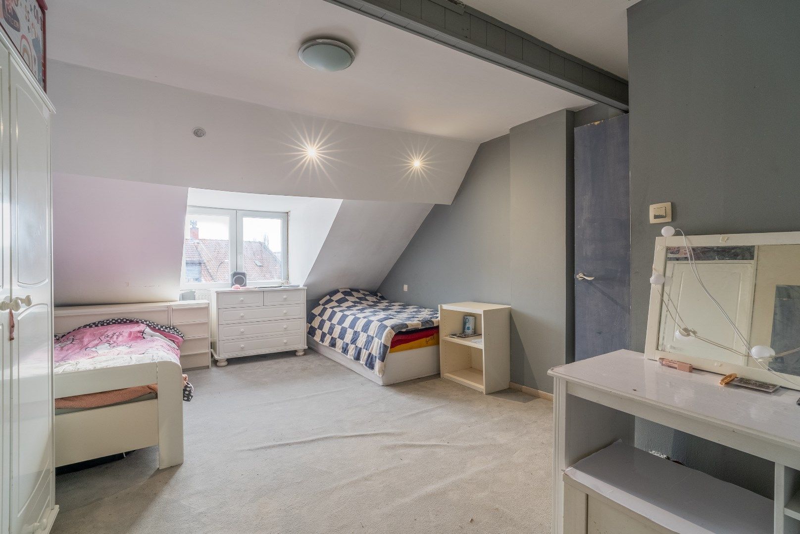 Gezinswoning met vier slaapkamers en tuin foto 10
