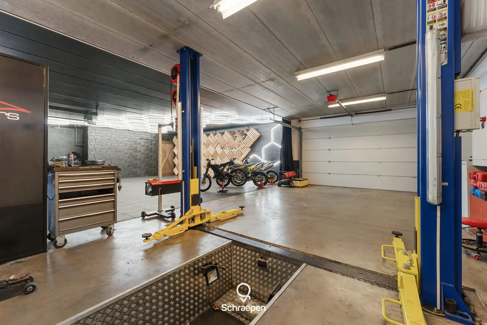 Uitstekend gelegen handelspand (305 m²) met véél parkeergelegenheid/buitenruimte te Zonhoven! foto 11