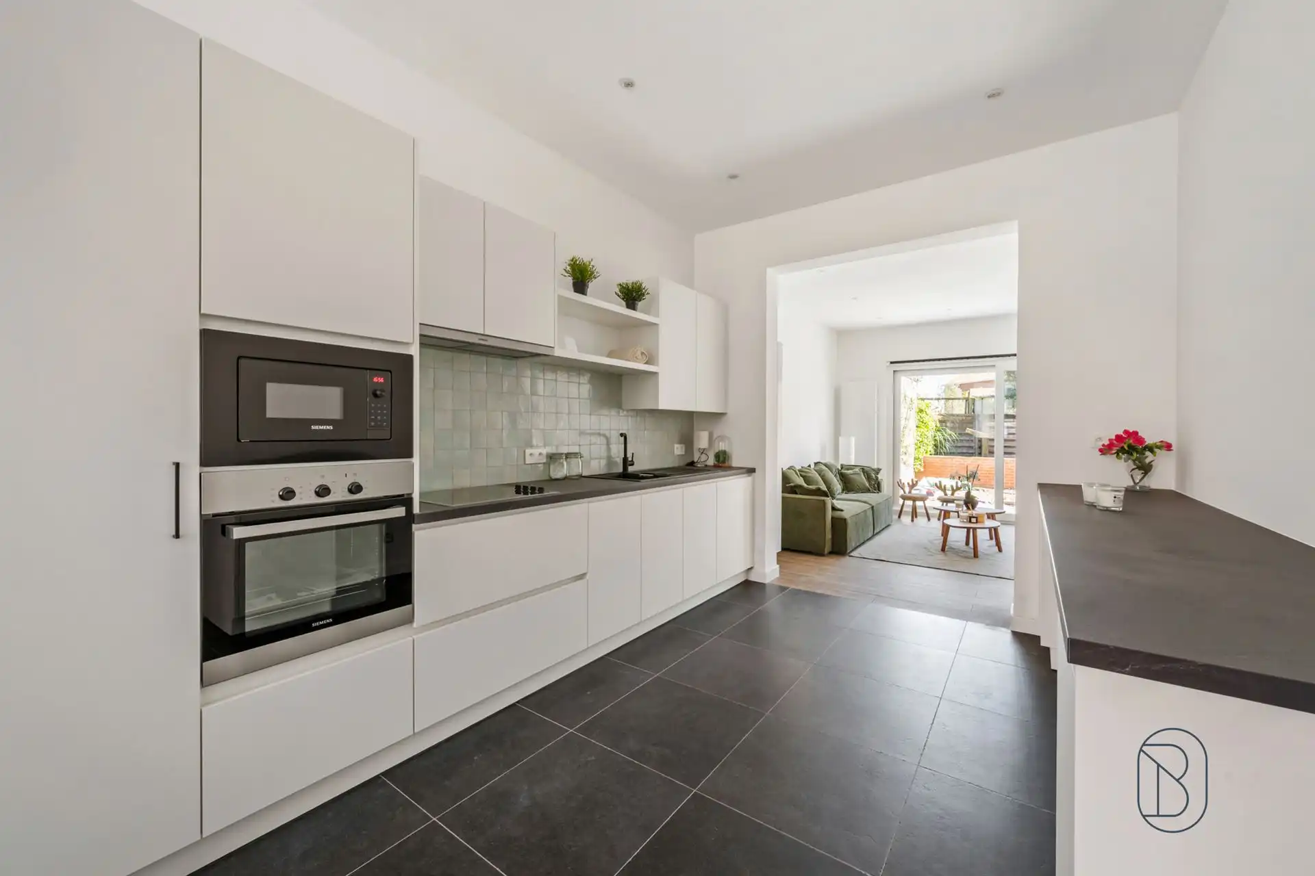 Goedgelegen leuk gerenoveerde woning met stadstuin foto 6