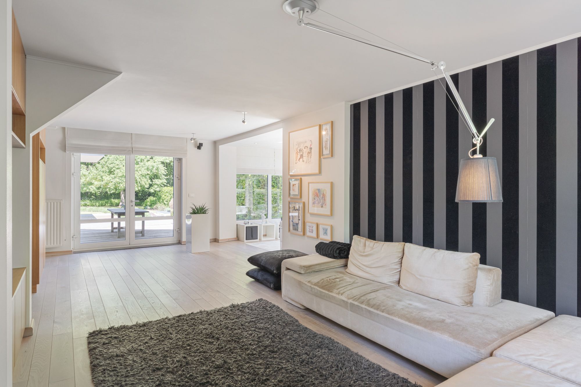 Exclusieve villa met tijdloze klasse, zwemvijver en zicht op groen te Hasselt ! foto 6
