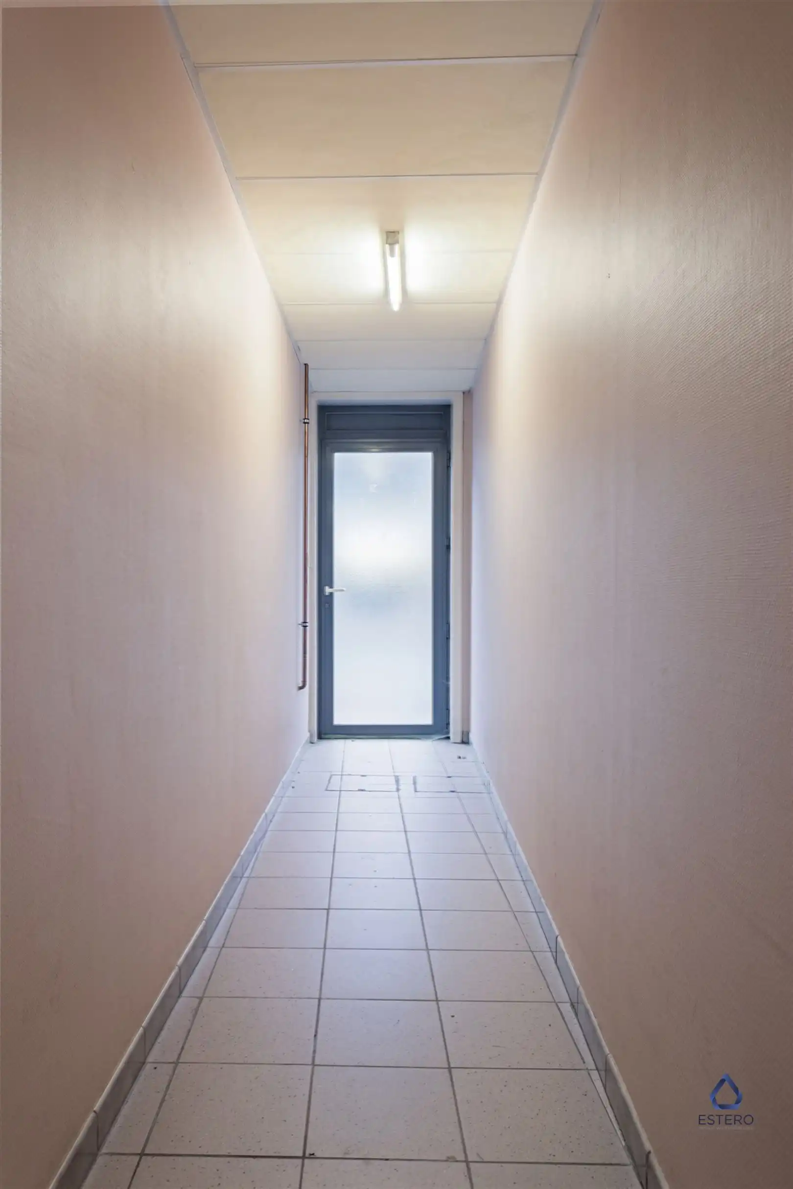 Ruime handelswoning met 3 slaapkamers foto 24