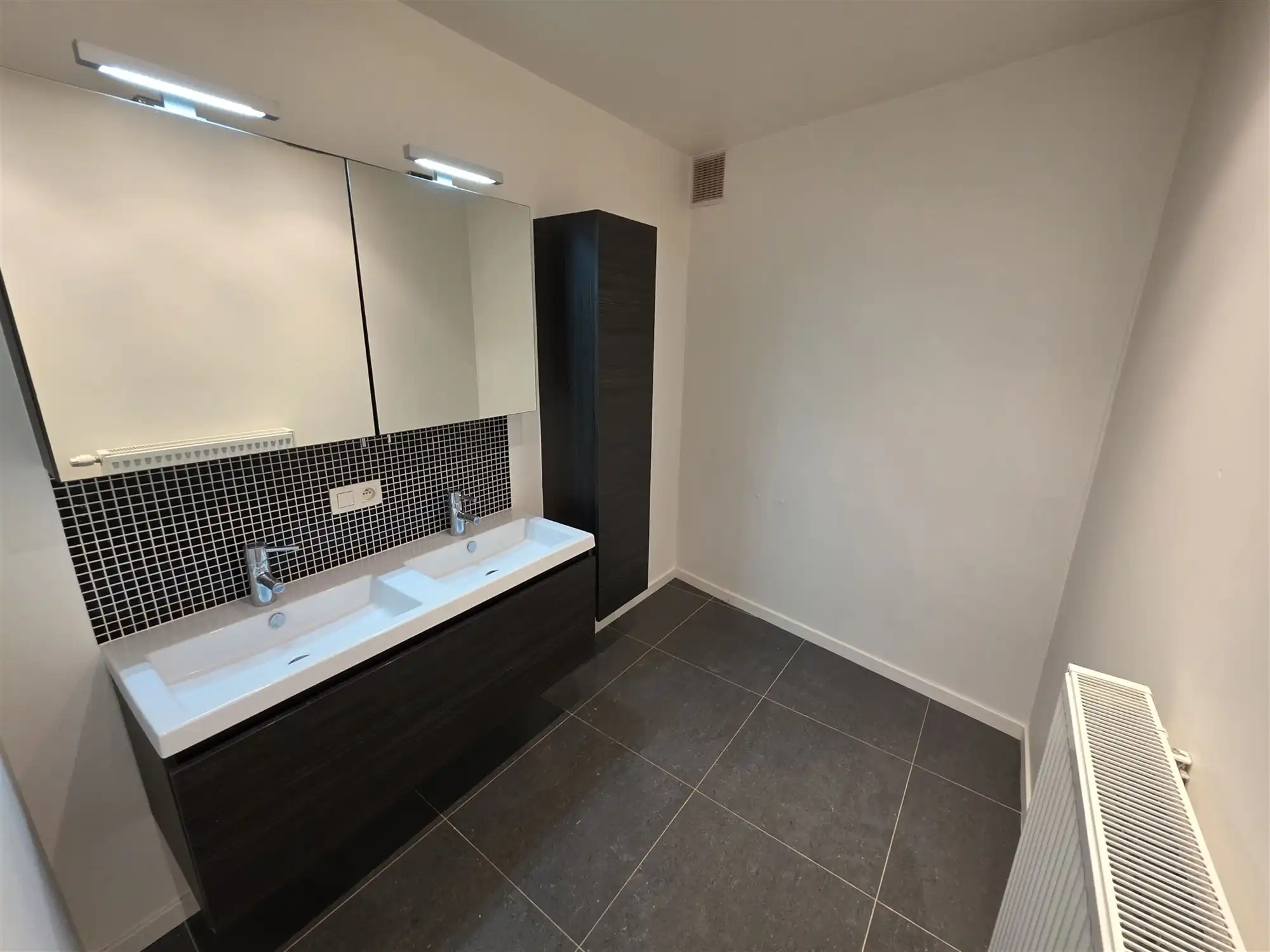 Charmant en recent appartement met zonneterras foto 10