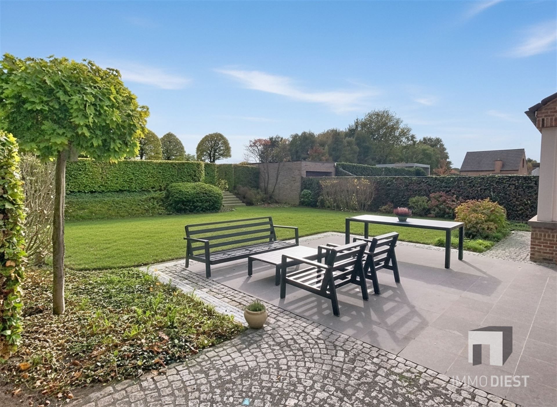 Ontdek deze solide, karaktervolle woning in Veerle met een zeer gunstige ligging op 10 are. foto 45