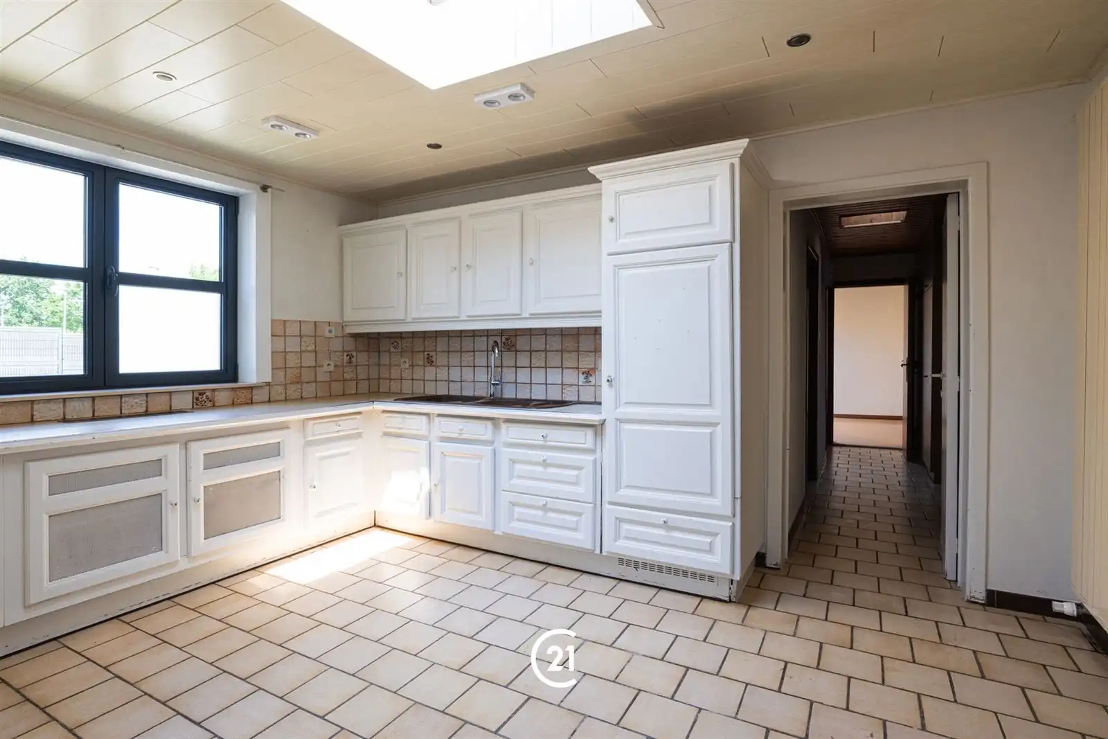 Ruime woning - type herenwoning met 4 slpk en parking foto 13