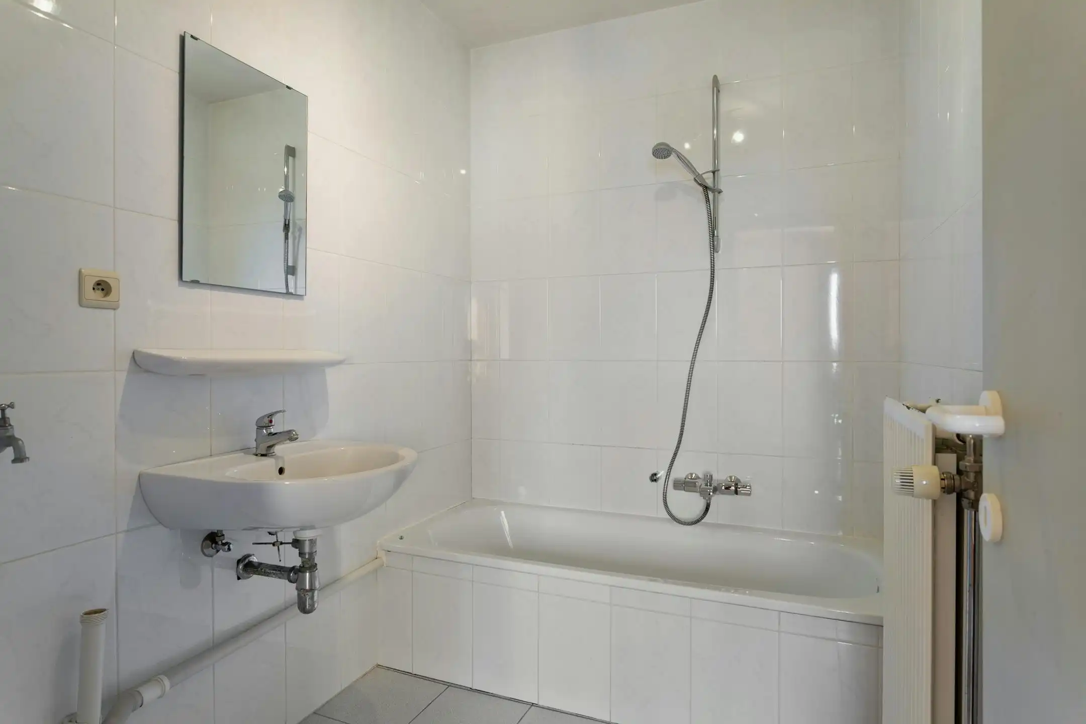 Centraal gelegen en lichtrijk 1 slpk appartement in Ardooie foto 6