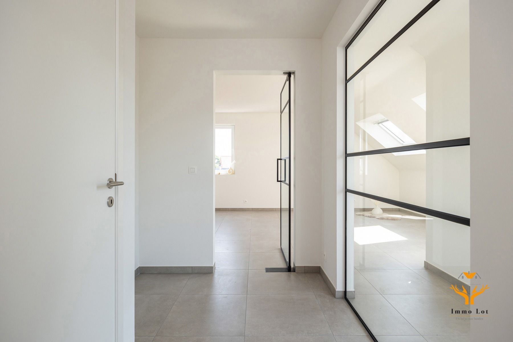 Appartement te koop foto {{pictureIndex}}