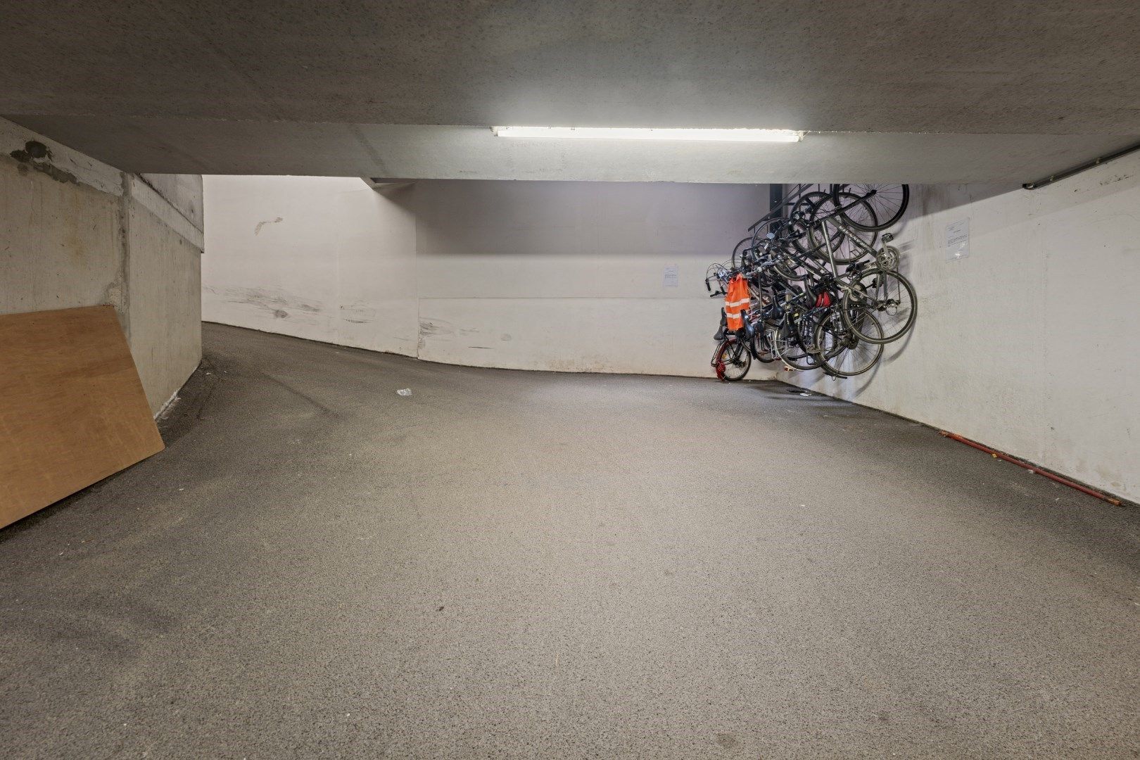 Leuk appartement in een rustige zijstraat van de Zeedijk foto 15