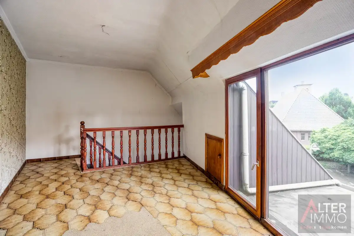 Zéér ruim, te renoveren appartement met 3 slaapkamers! foto 10