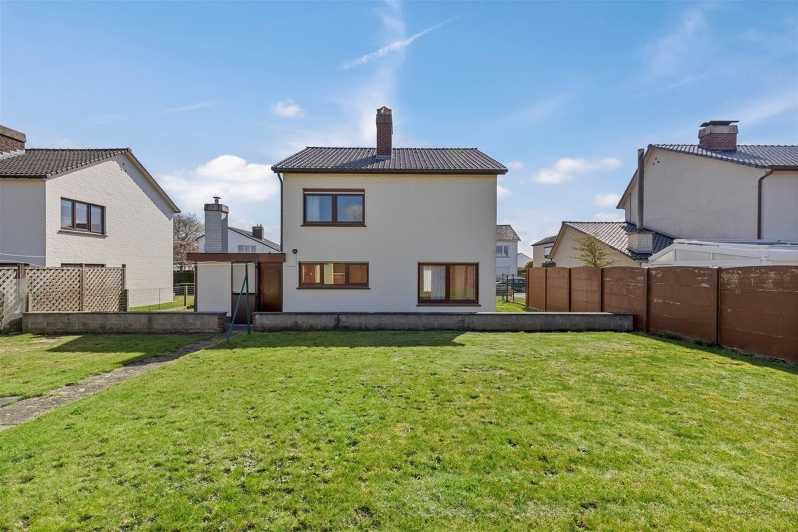 Statige te renoveren woning in Eine foto 2