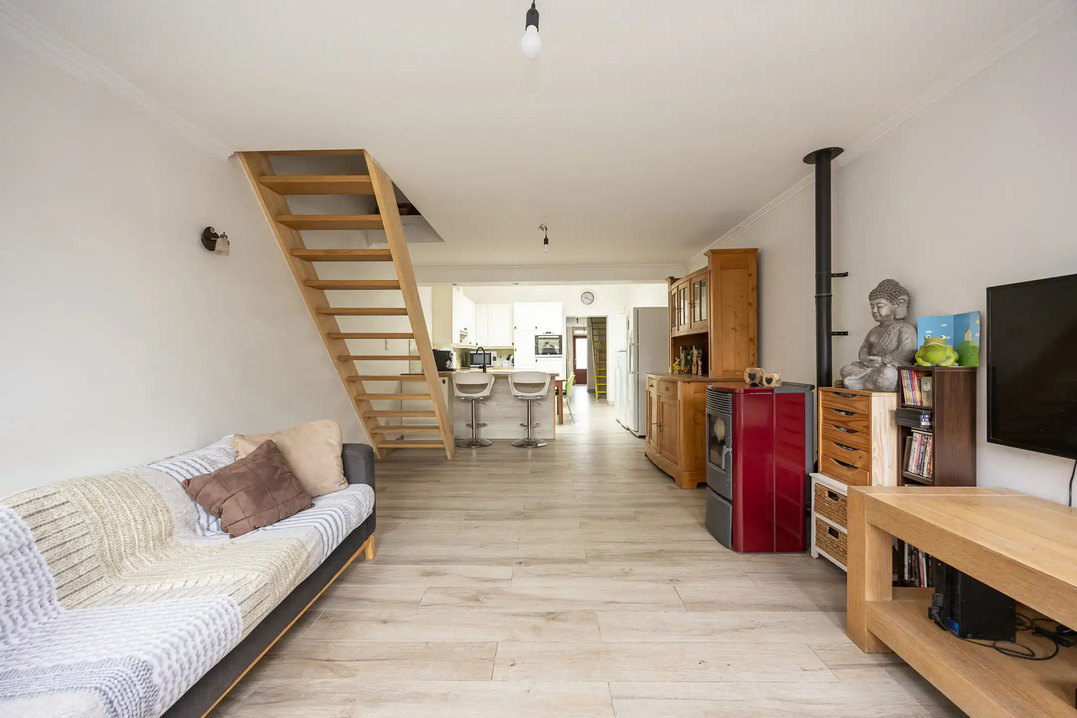 Gerenoveerde instapklare woning op unieke locatie te Beerse foto 2