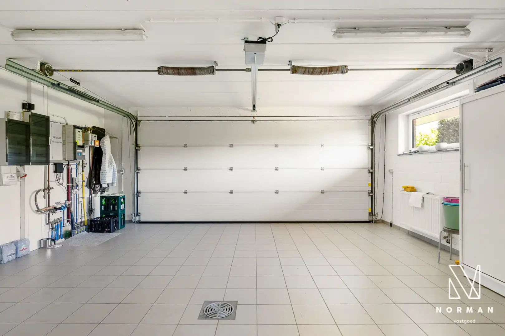 Unieke eigendom op veel grond met 4 kamers, 2 badkamers, dubbele garage, landelijk verzicht,... foto 25