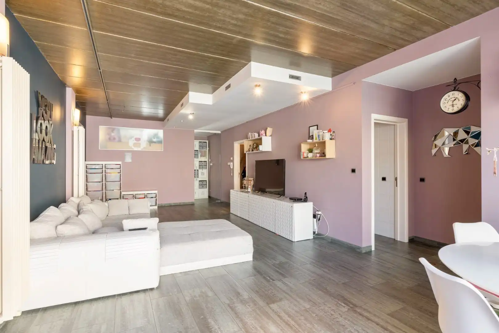 Gelijkvloersappartement (96m²) met 1 a 2 slaapkamers met ruim terras en standplaats - met achterliggende polyvalente ruimte (148 m²) foto 7