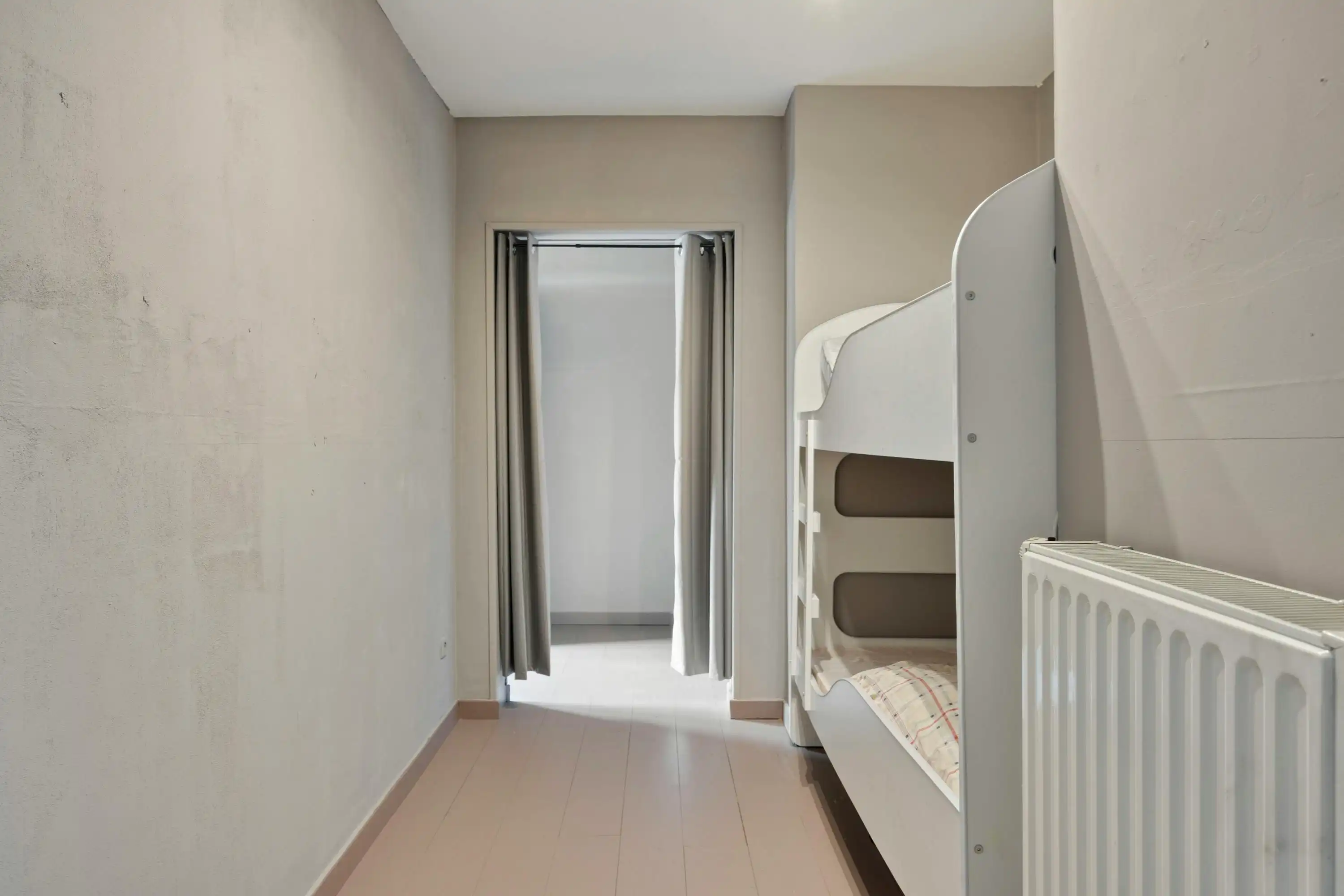 Handelsgelijkvloers met appartement op de markt in Ternat foto 20