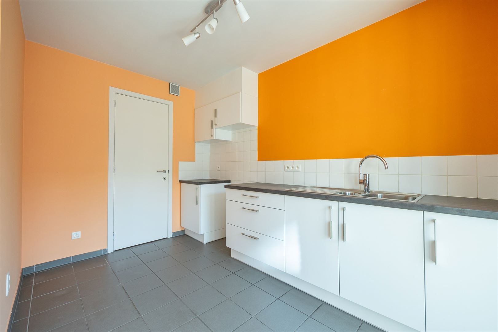 2 slpk app. met ondergrondse parkeerplaats foto 4