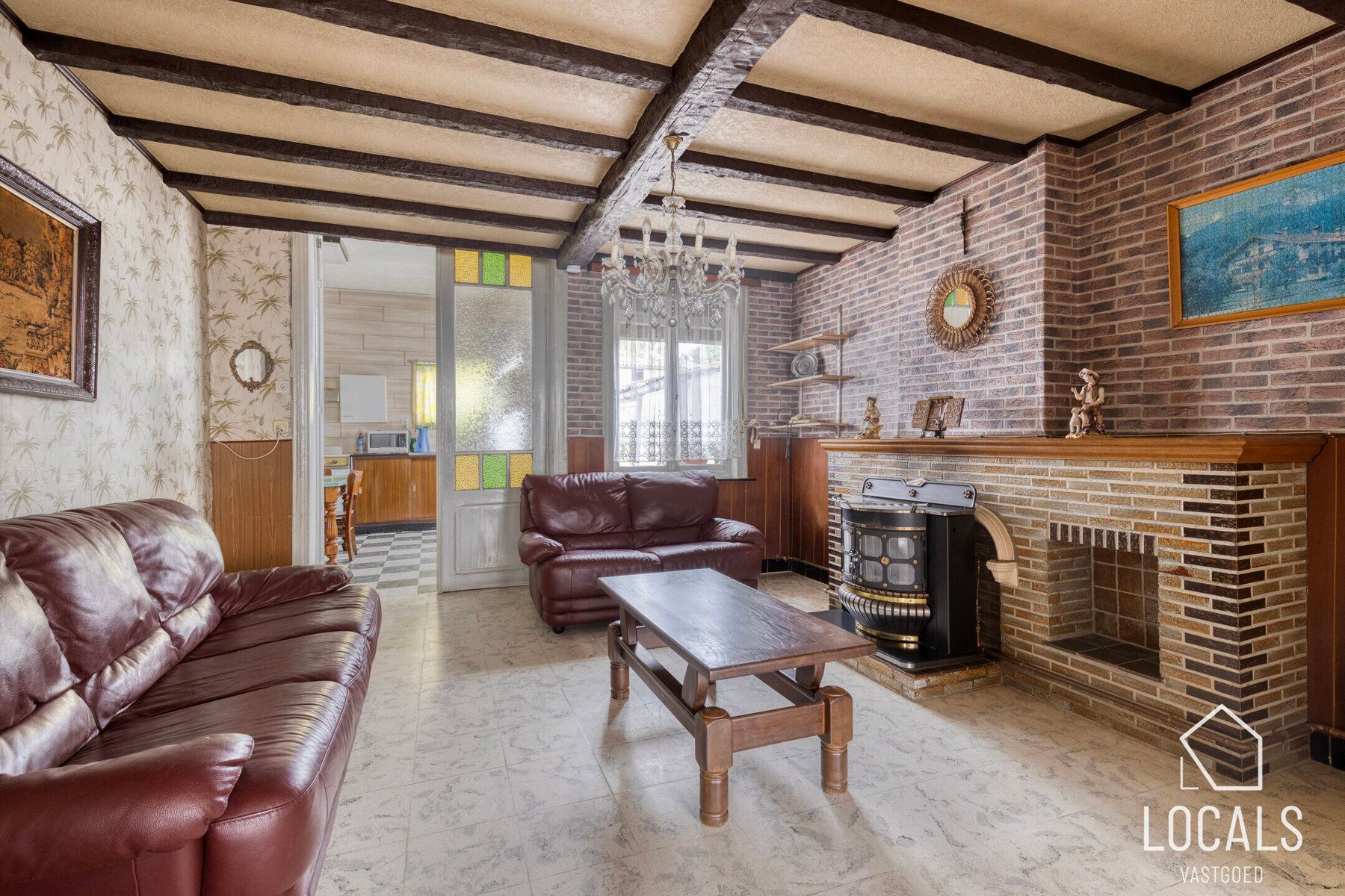 Goed gelegen HOB met tuin, garages, 3 slaapkamers en zolder foto 8