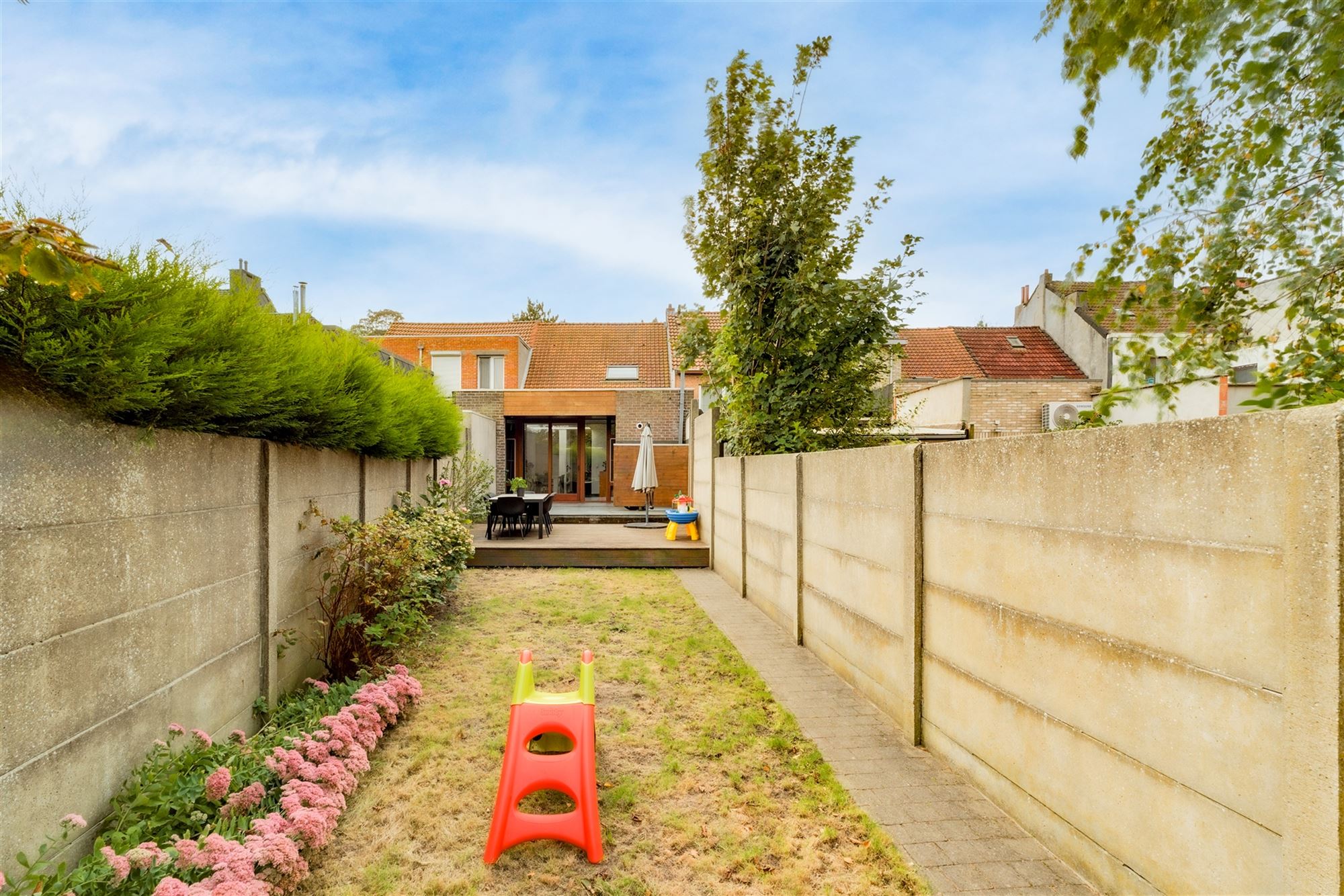 Huis met 2 slaapkamers en tuin met studio/kantoor foto 16