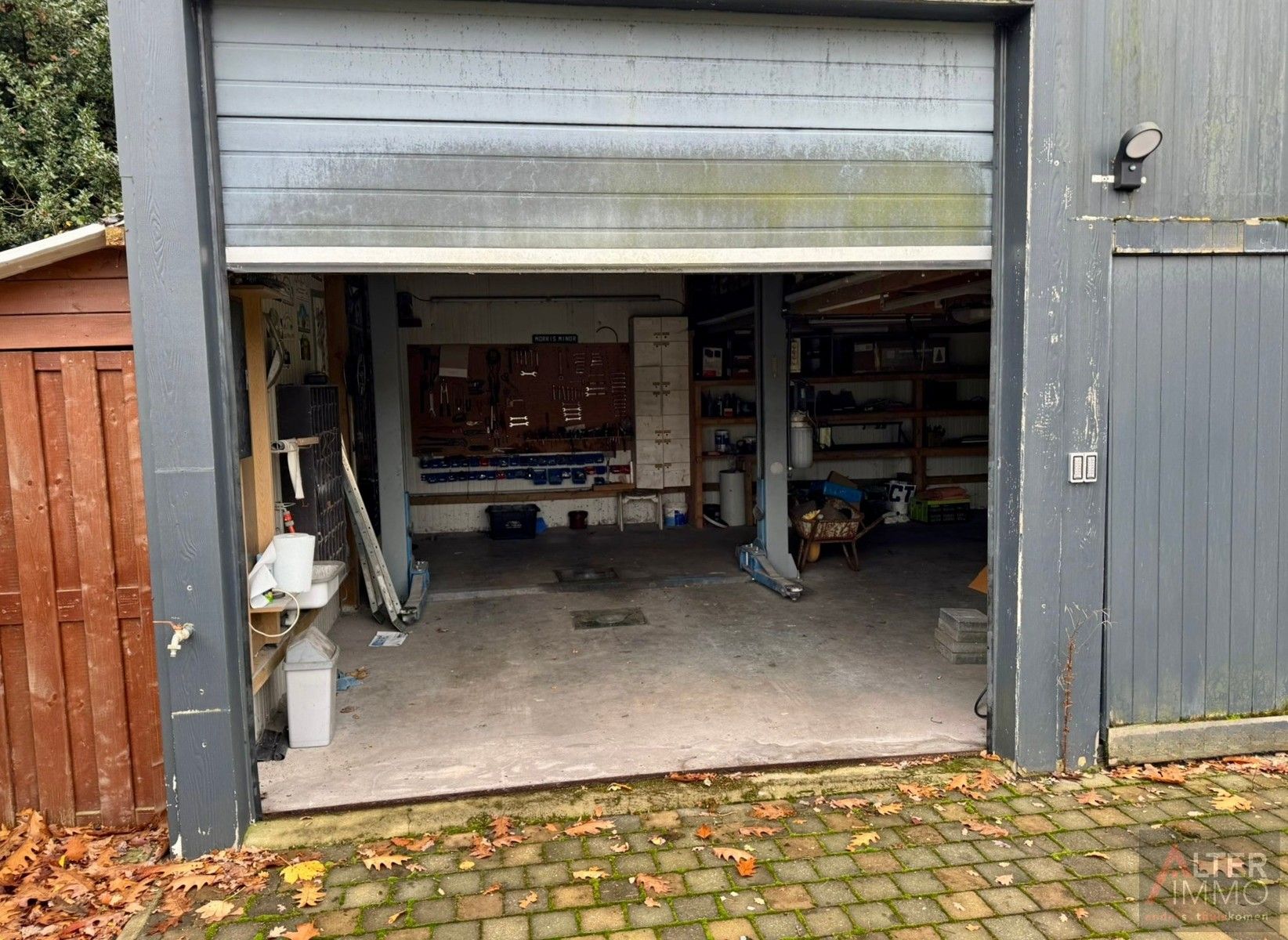 Halfvrijstaande woning, 3 slaapkamers op perceel van 8a 46ca met ruime loods en 3 garages! foto 17