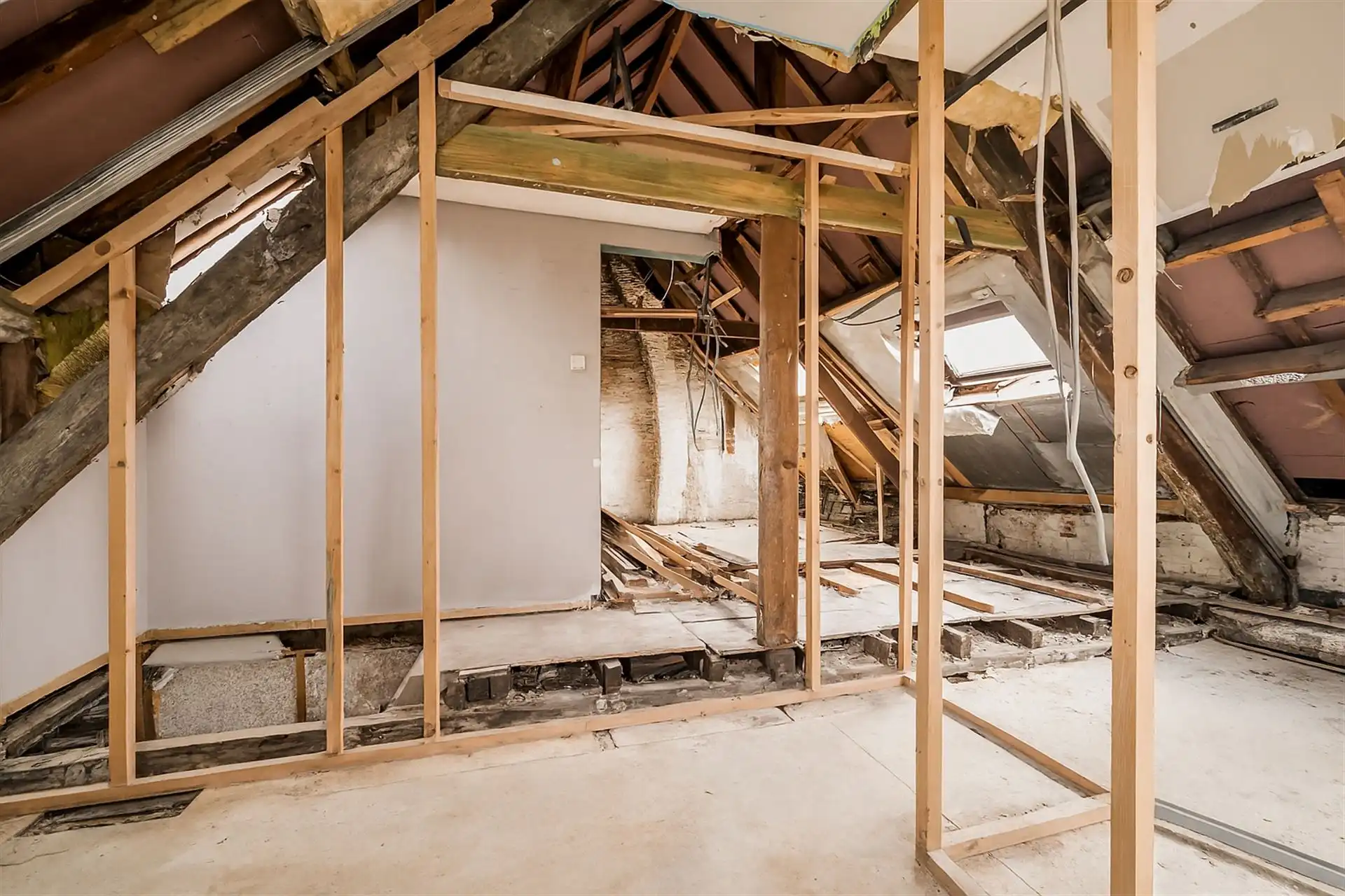 Totaalrenovatie halfopen bebouwing op toplokatie! foto 14