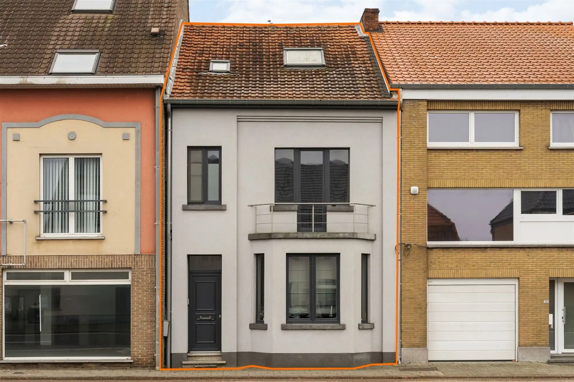 KNAP GERENOVEERDE WONING (175M²) MET 4 SLAAPKAMERS EN LEUKE STADSTUIN TE HASSELT foto 24
