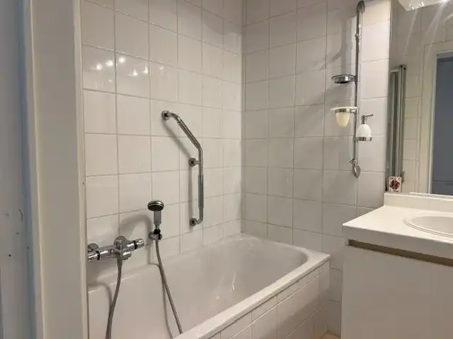 Centraal gelegen 2-slaapkamerappartement met mooi uitzicht foto 7
