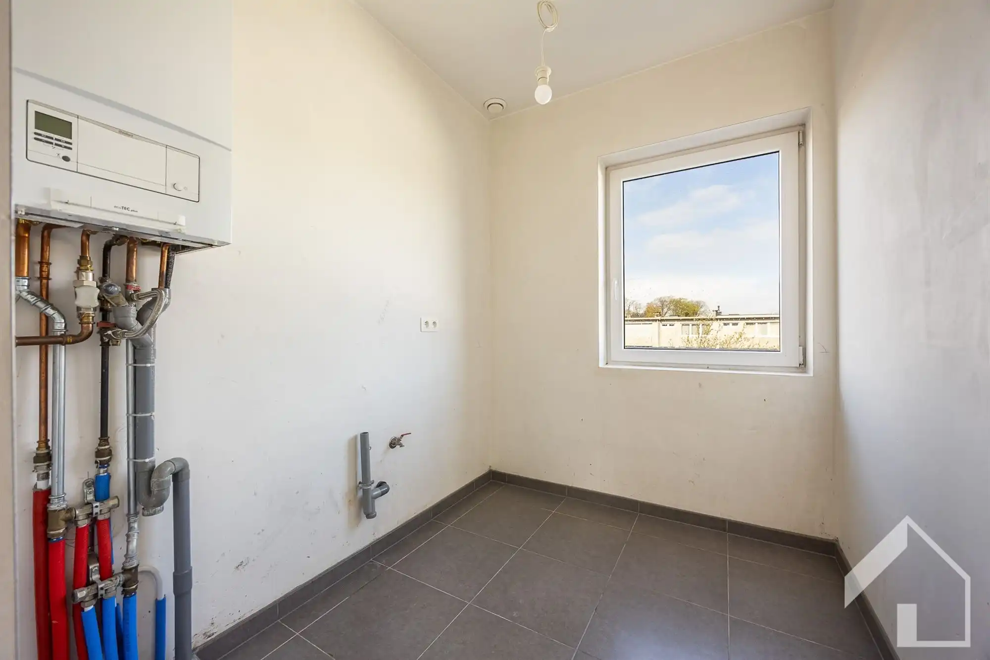 Ruime woning op een rustige locatie! foto 26