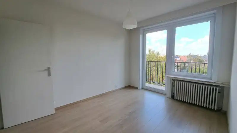 Ruim 2-slaapkamerappartement met TERRAS te huur in Brugge foto 8