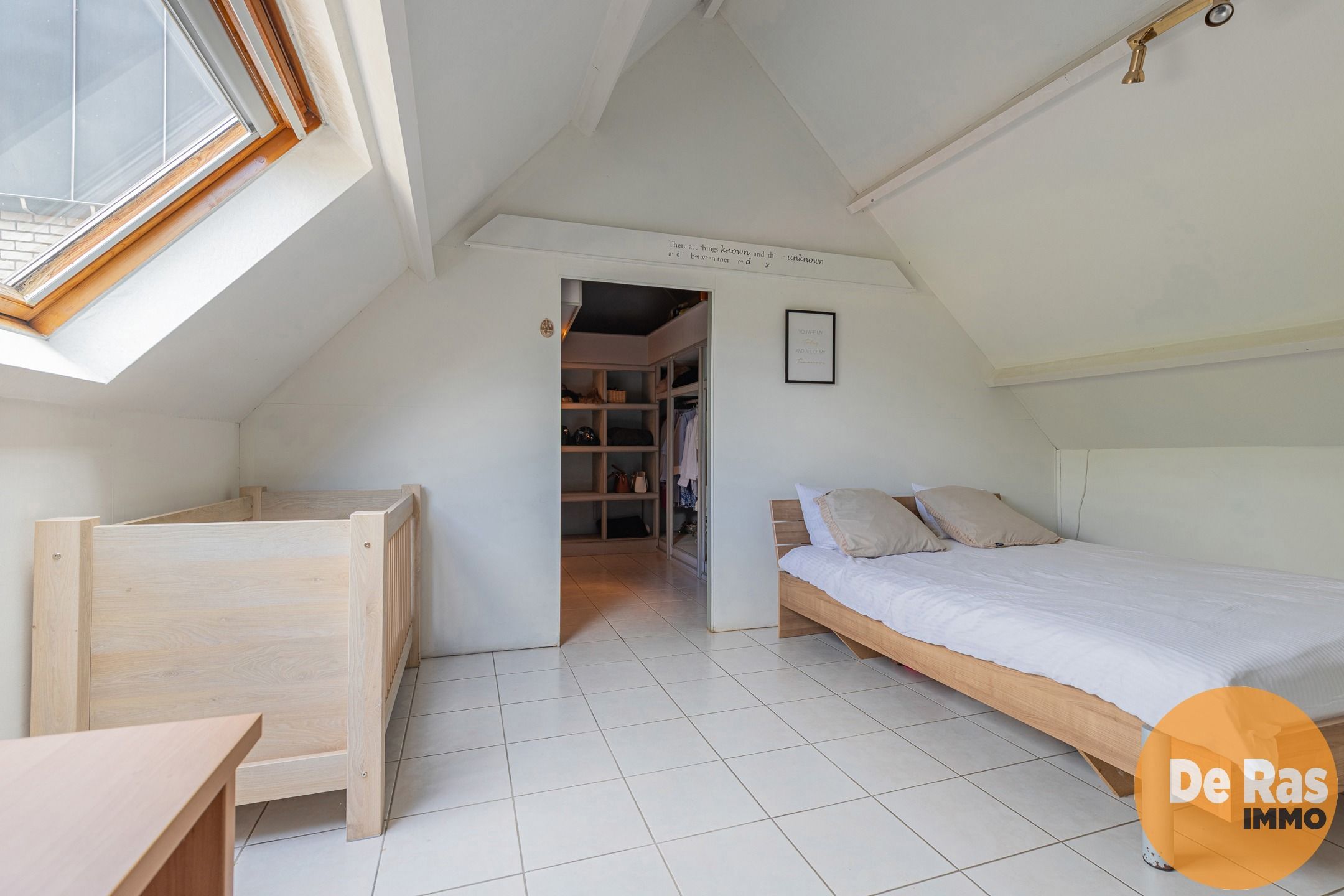NIEUWERKERKEN–Gezellige woning met terras, centrale ligging! foto 16