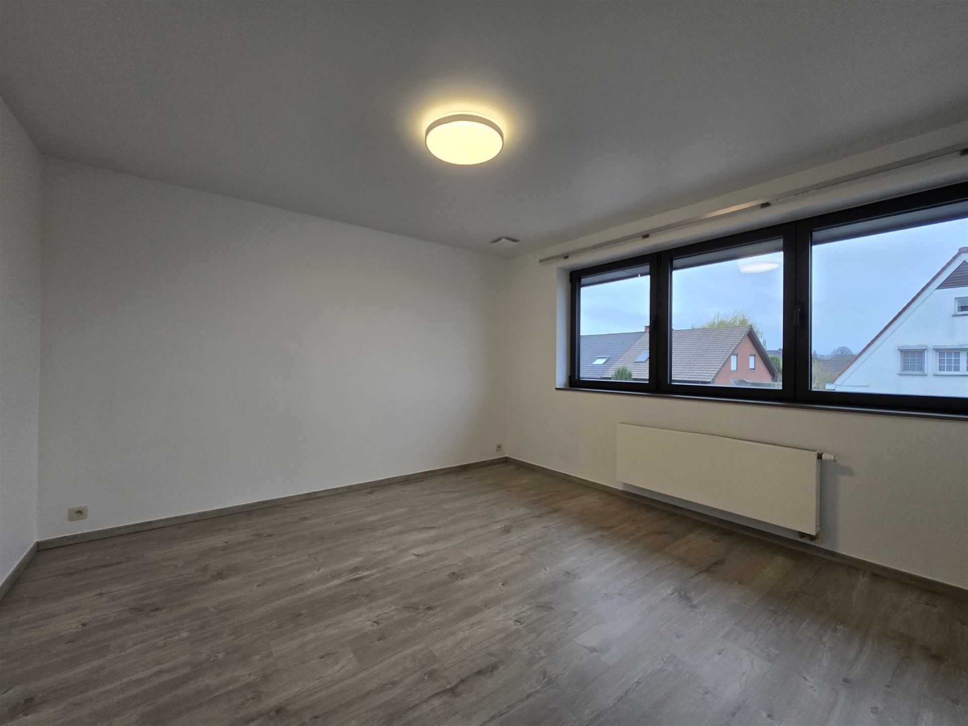 Moderne, energiezuinige woning (200m²) met 4 slaapkamers en tuin foto 14