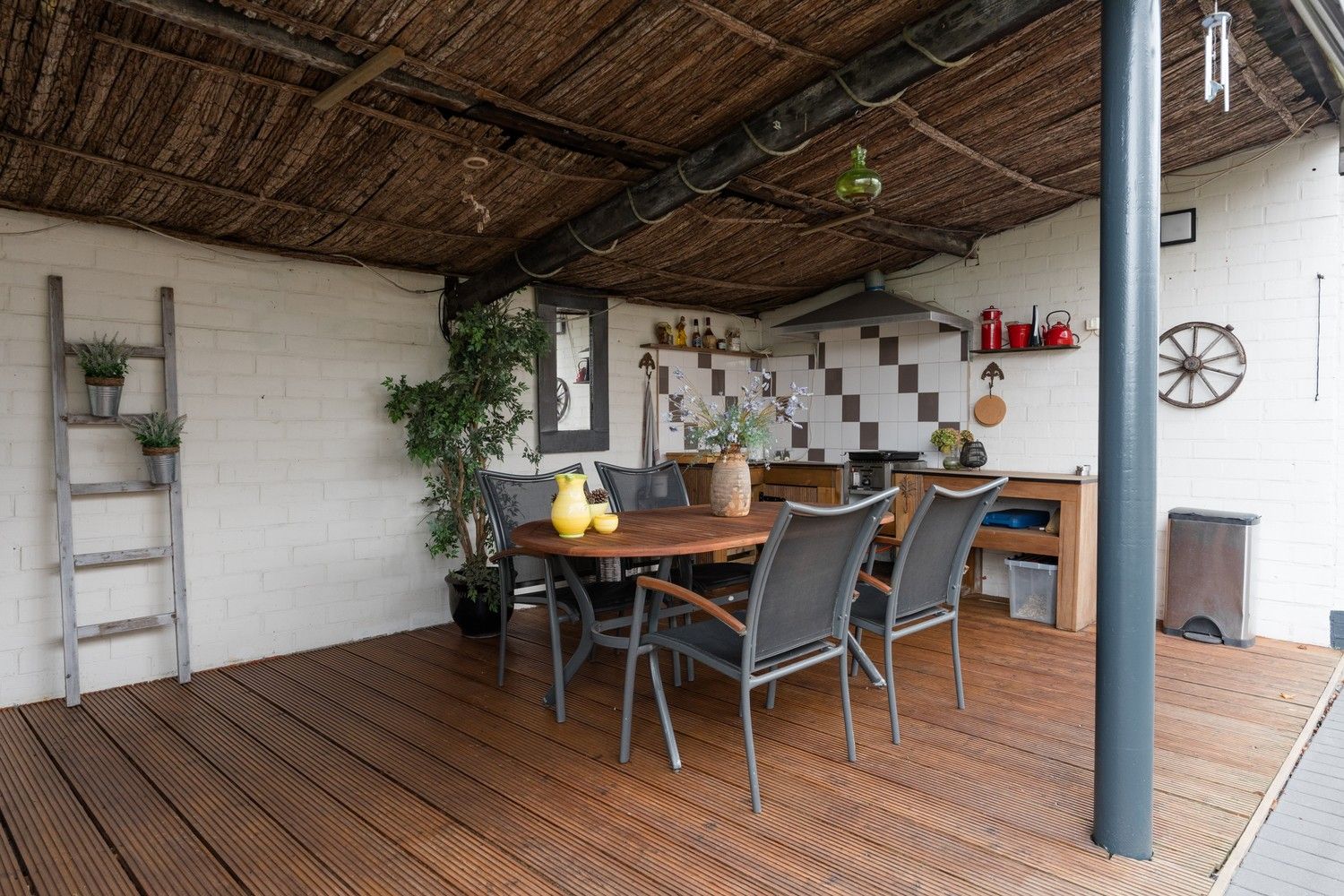 Vrijstaande woning met prachtig uitzicht op weilanden, rustige ligging nabij de Nederlandse grens! foto 42