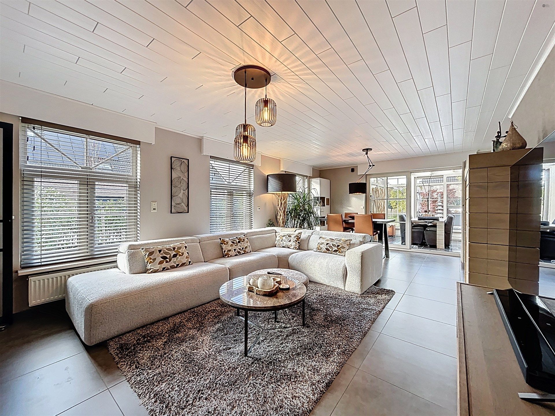 Open bebouwing met 3 slaapkamers en garage op perceel van 644m² foto 3