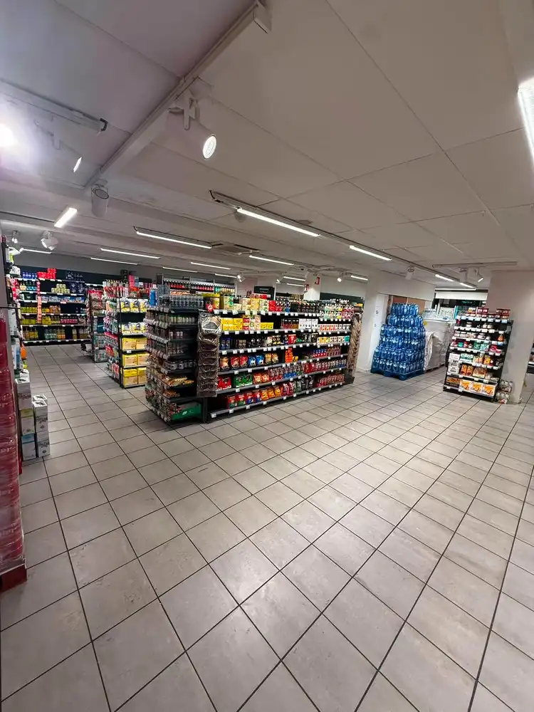 Interessant beleggingsvastgoed met verhuurd handelsgelijkvloers en appartement op toplocatie foto 9