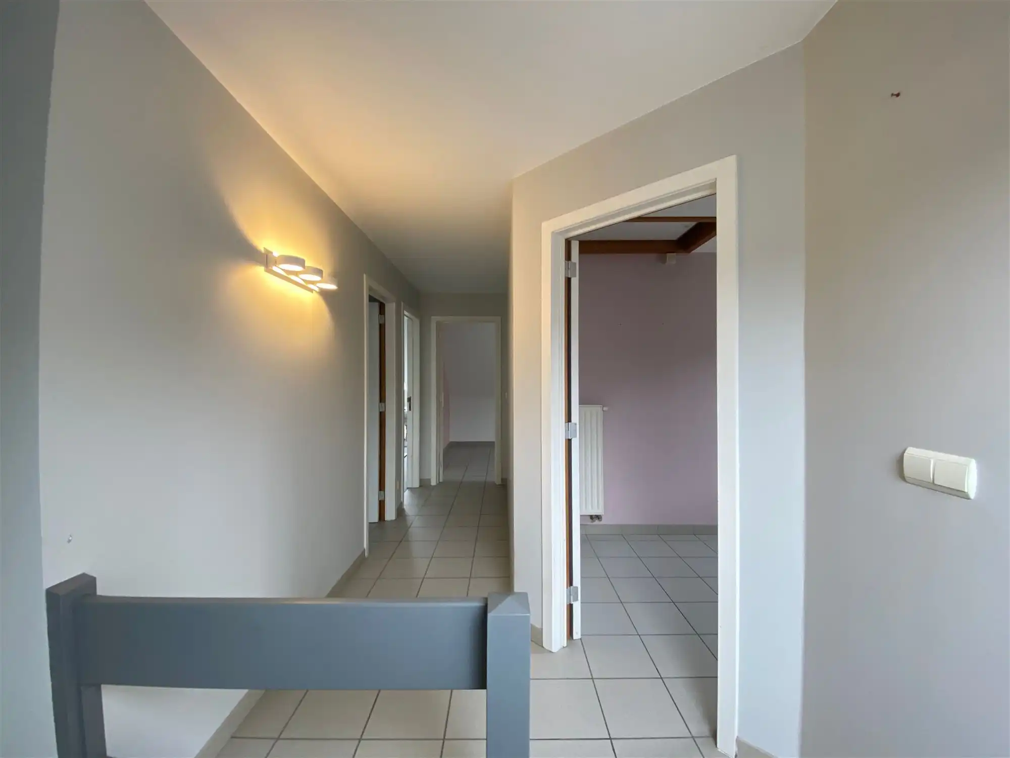 Halfopen bebouwing met grote tuin en veel parkeercomfort  foto 12