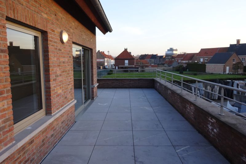Ruime duplex met 2 slaapkamers en terras foto 14