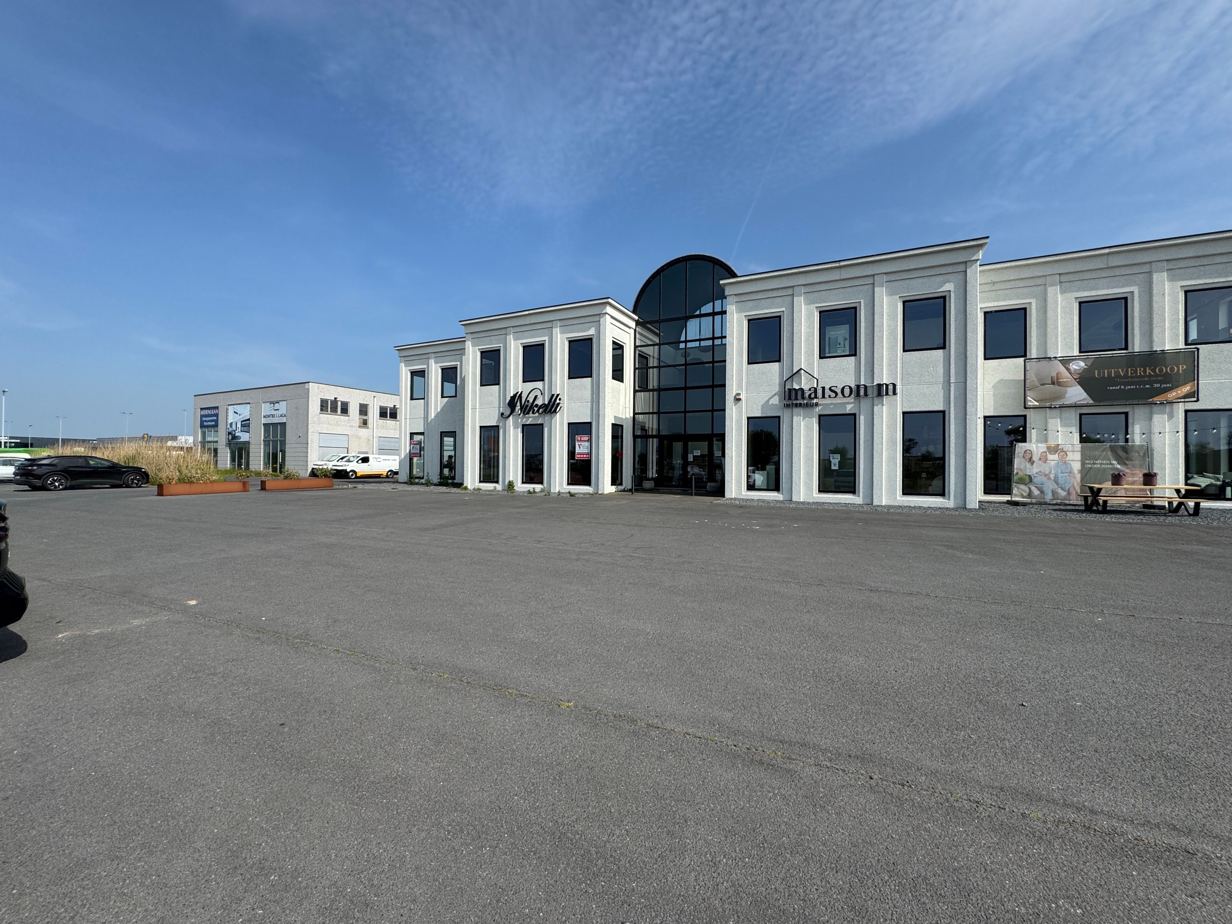 Instapklaar handelspand 428m² met 14 staanplaatsen foto 12