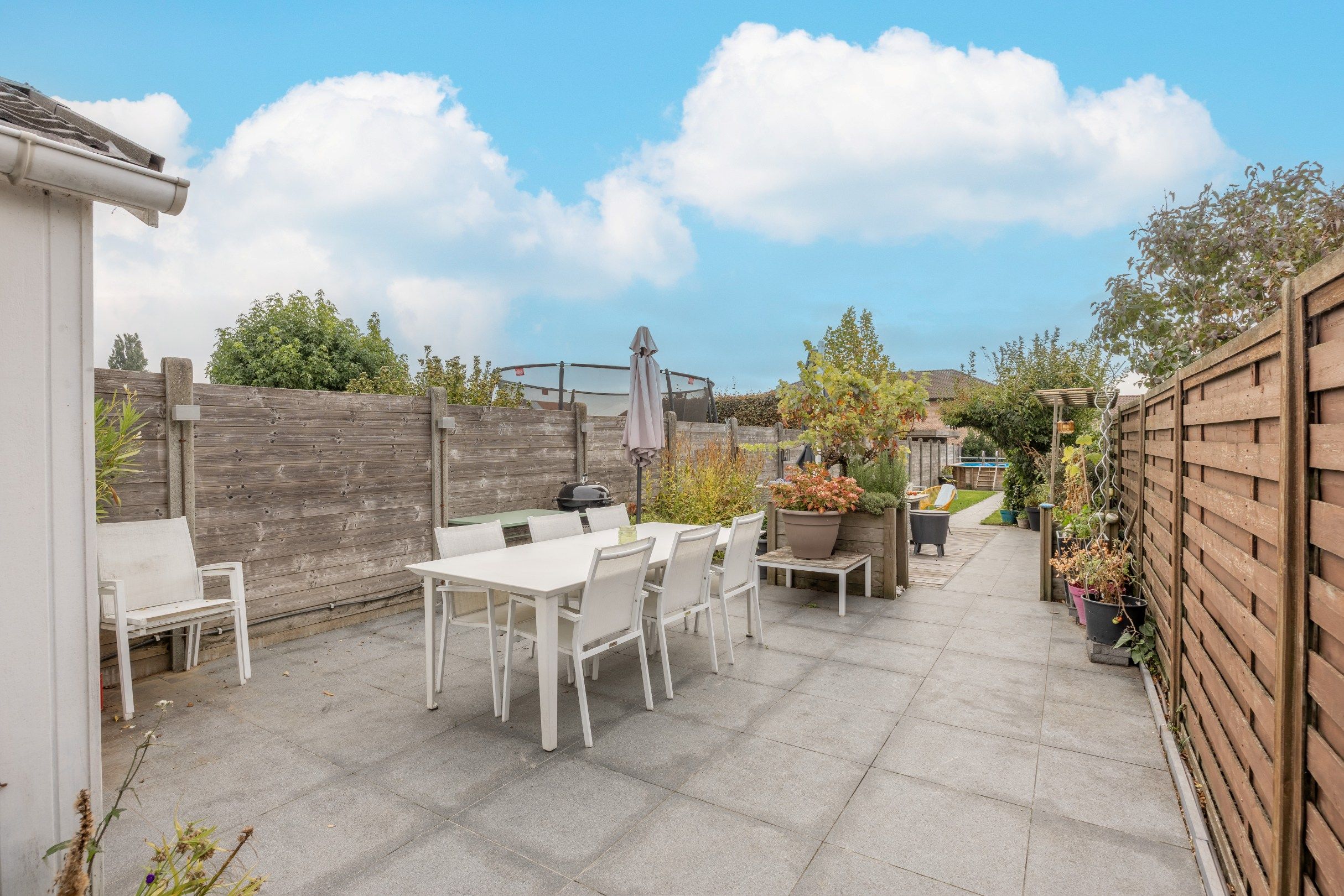 GERENOVEERDE WONING MET TUIN EN UITWEG foto 12