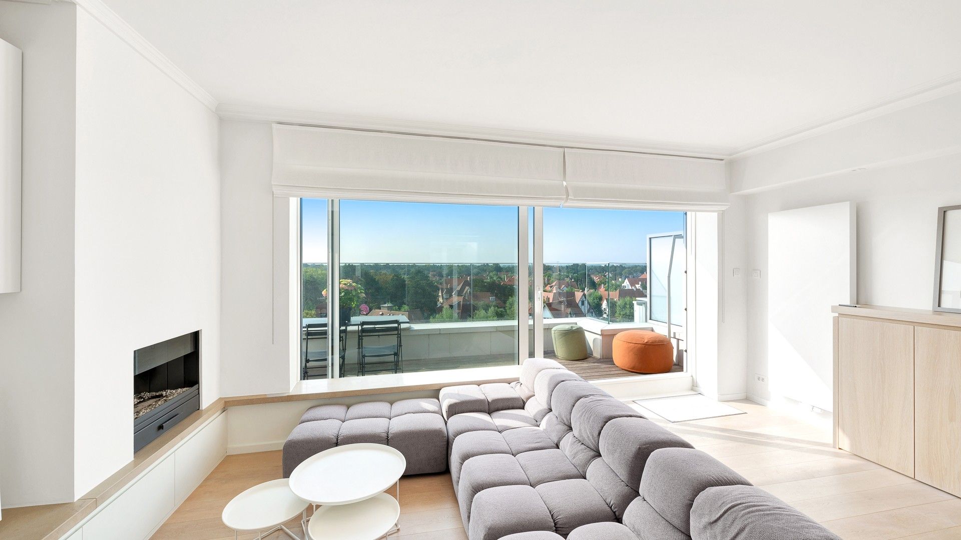 Ruim appartement 3 slaapkamers met zonnig terras te Zoute. foto 4