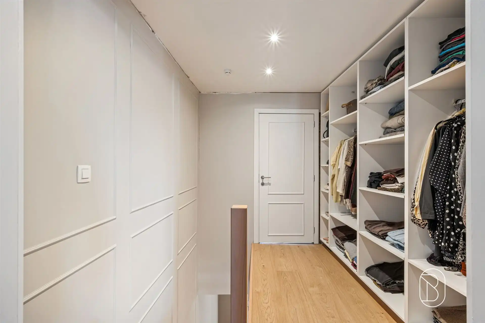 Gerenoveerde opbrengsteigendom bestaande uit 2 appartementen. foto 23