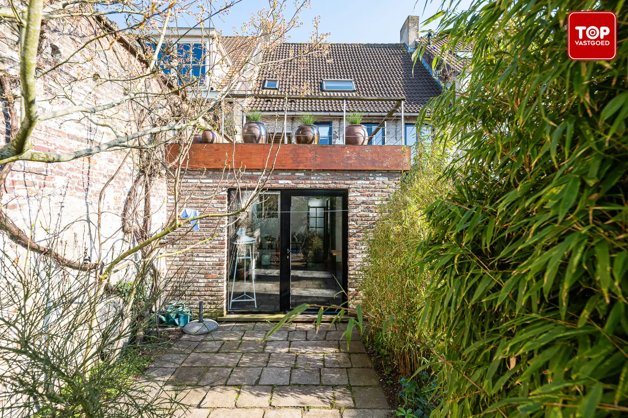 Authentieke en ruime woning met 3 slaapkamers, groot atelier en zonnige tuin foto 21