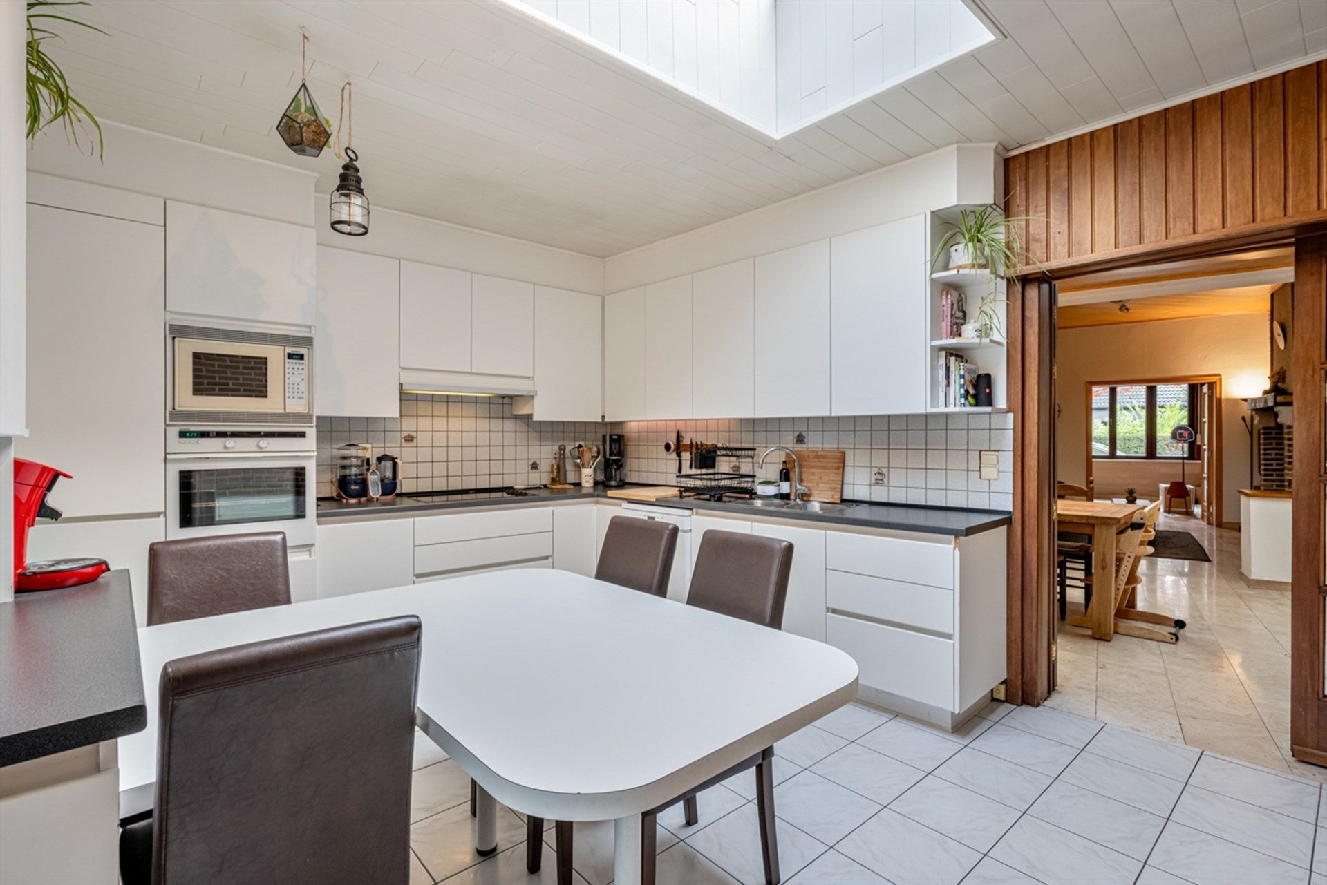 Ruime woning met 4 slaapkamers en mooie tuin te Aalst foto 11