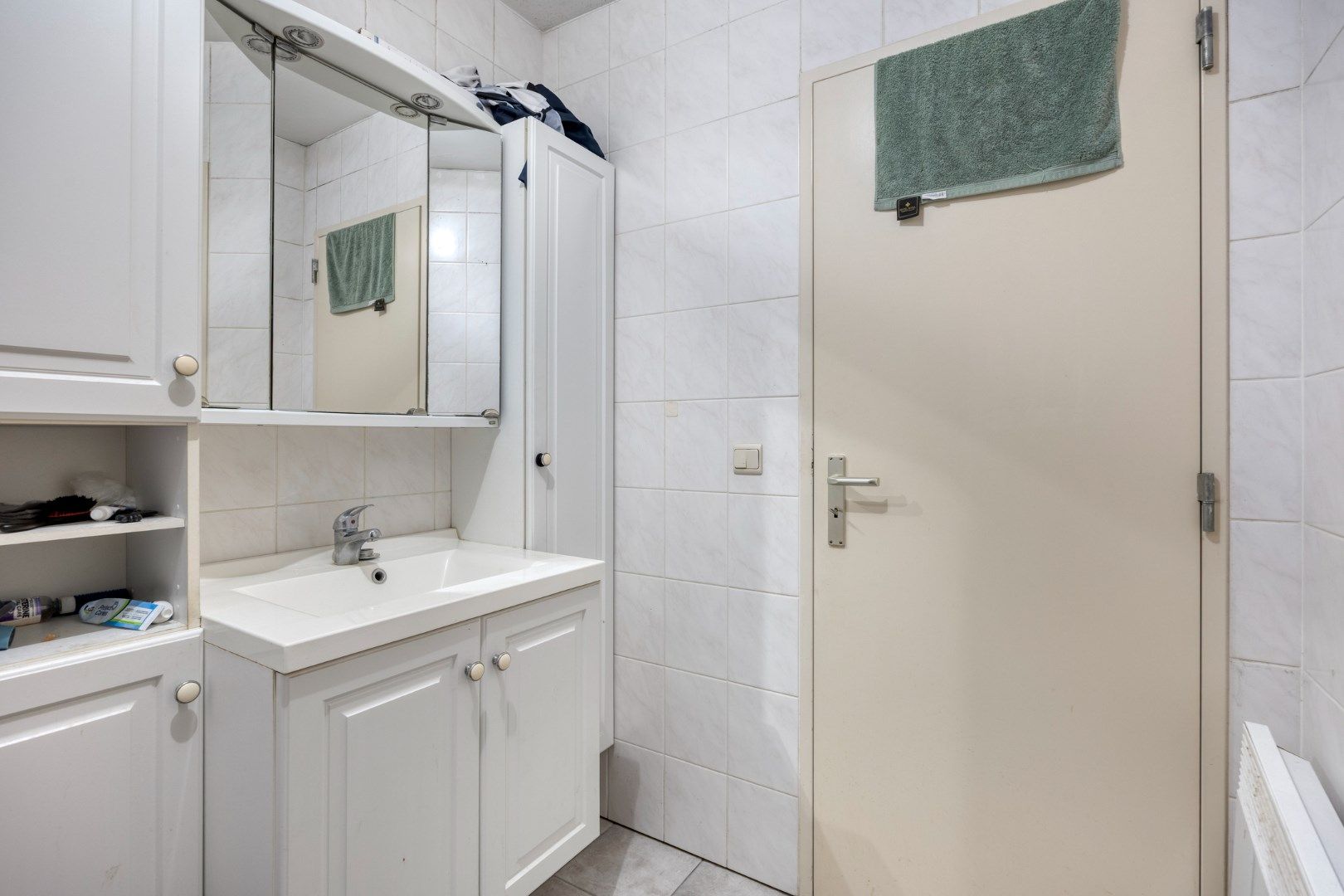 Studio met aparte slaapkamer, terras en autostaanplaats te OLV Olen ! foto 10